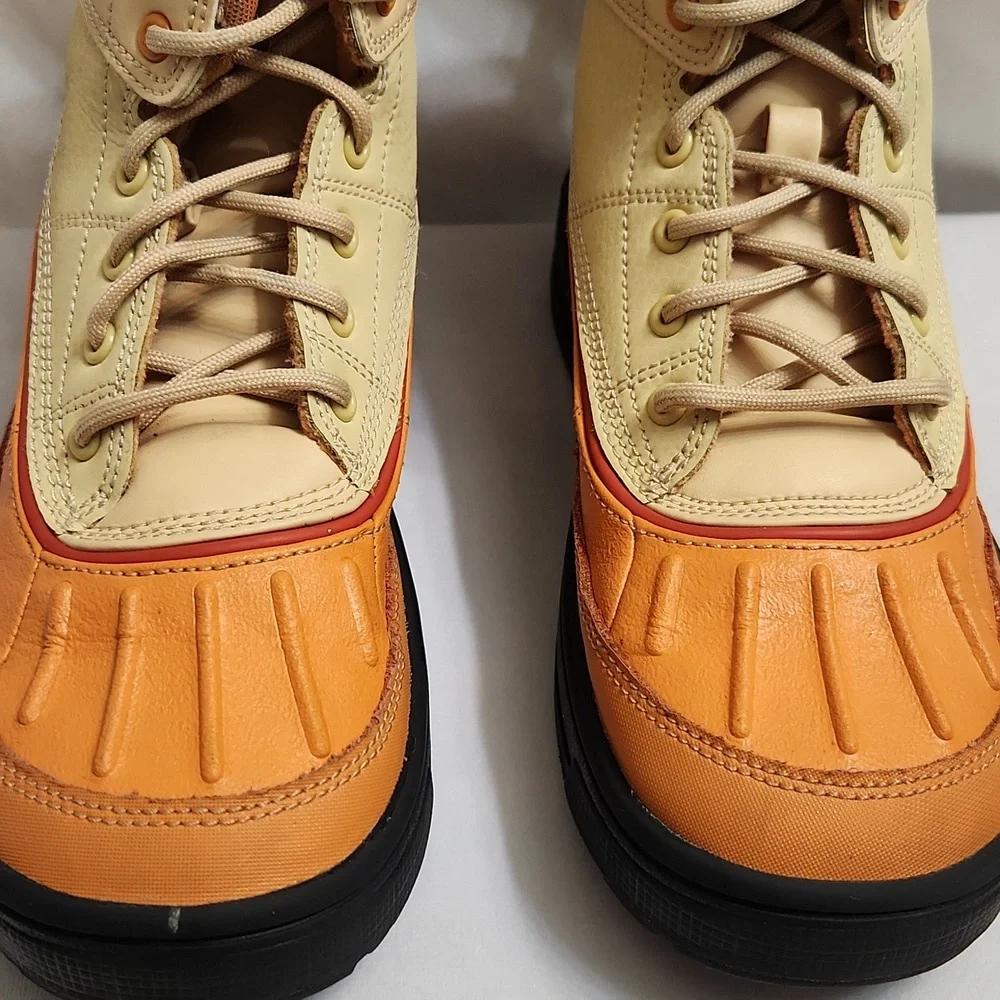Nike ACG Woodside 2 High-top Orange Tan Lace-up Boots (Big Kids Size 4Y)
